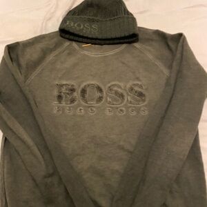 Hugo Boss Sweater & Beanie Set